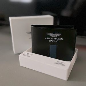 Men’s wallet- High quality and design. Very durable and chic.